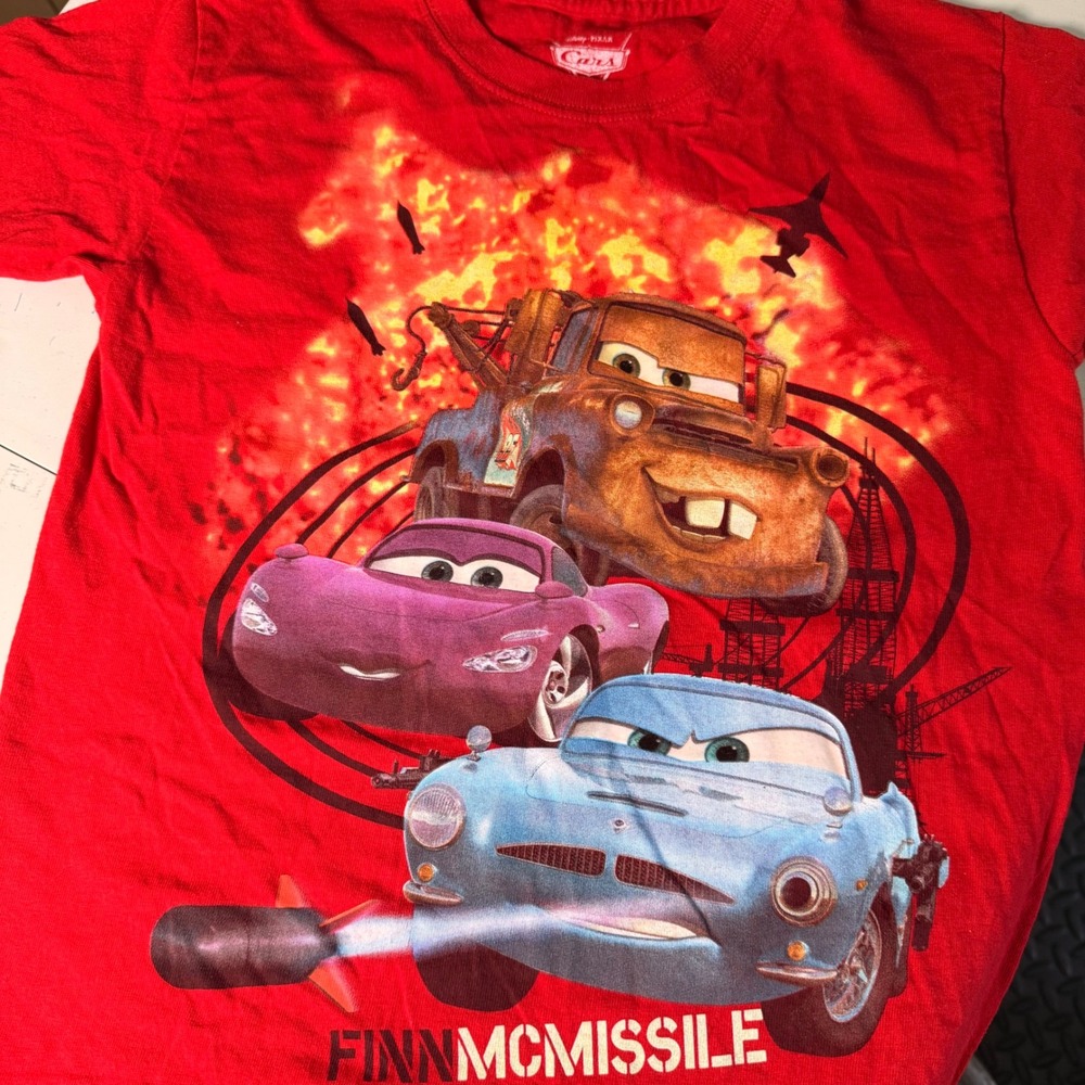 Disney Pixar Cars 2 Finn McMissile Mater Red Graphic T-Shirt Kids Size 6/7